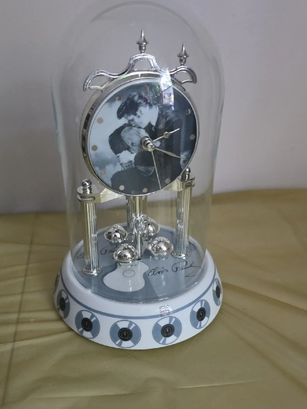 Silver and White Decorative Dome Clock - Home Wall Decor